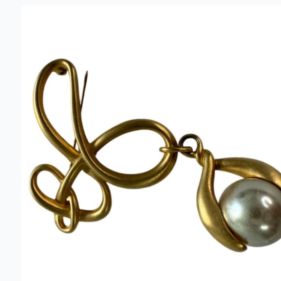 Vintage Coro Gold Tone Bow Brooch with Faux Pearl Drop – Signed Costume Jewelry - Picture 1 of 6